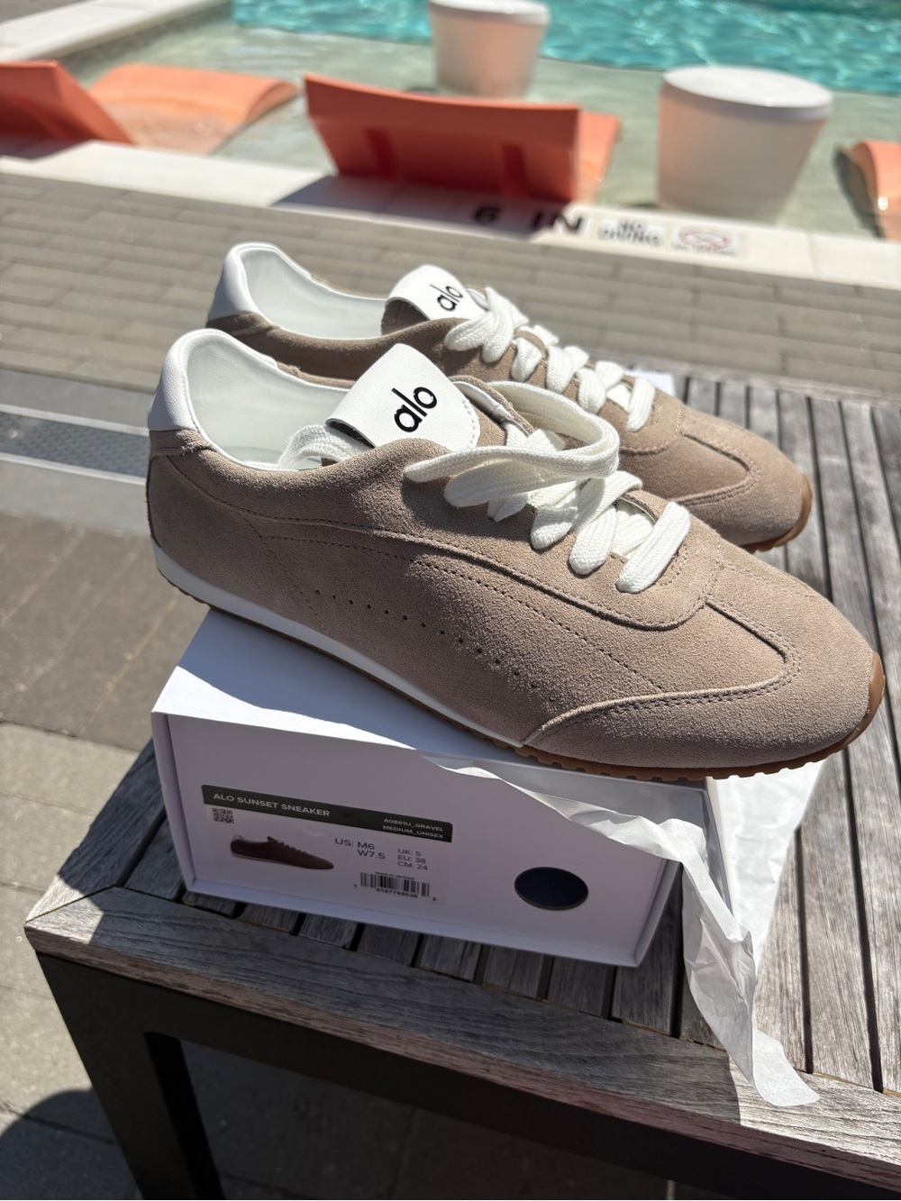Alo Sunset Sneaker Gravel Women’s 7.5 Brand New With Box